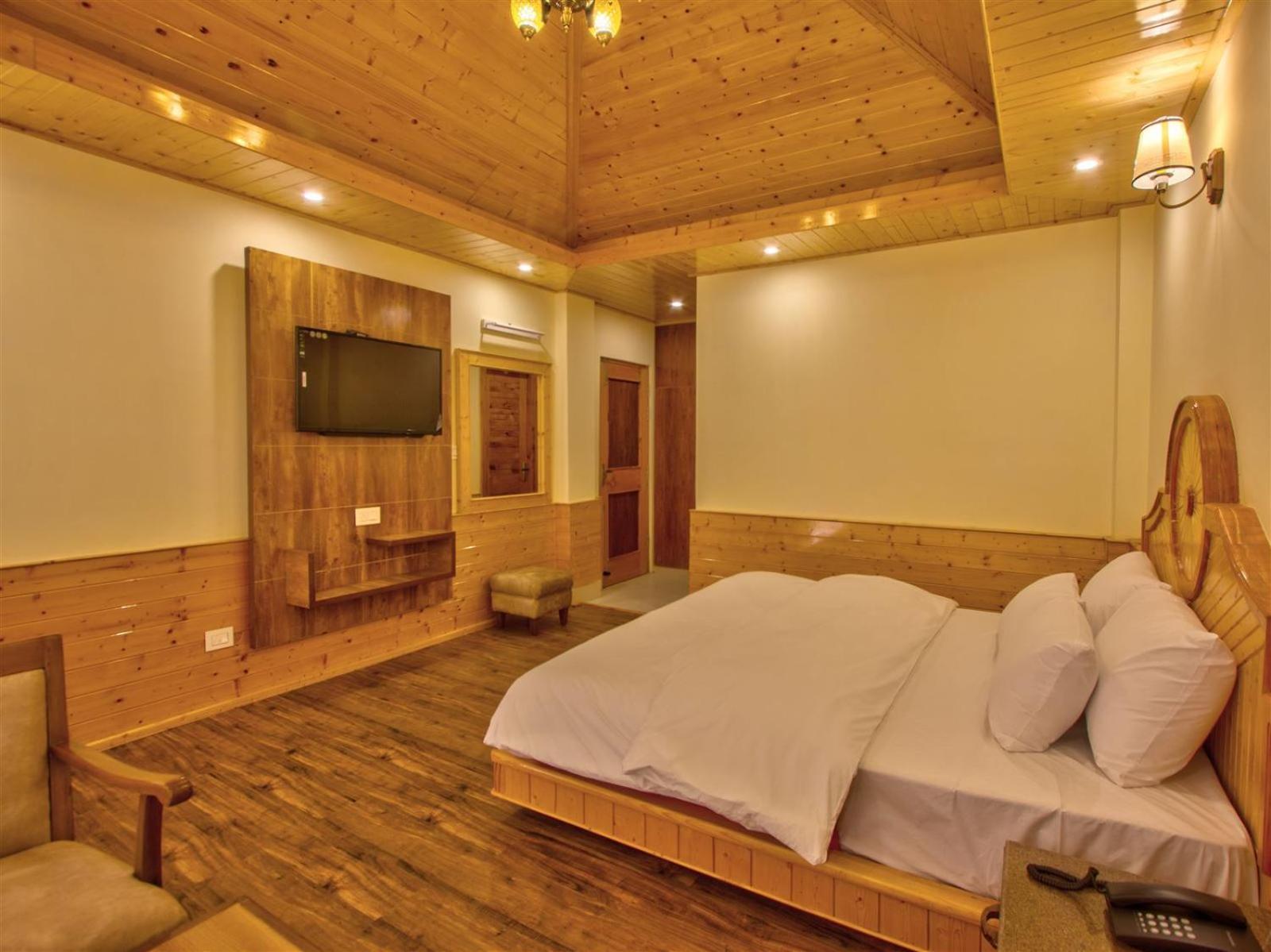 Hotel Golden Peak Manali Exterior foto