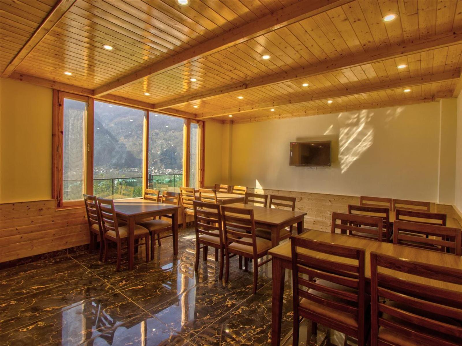 Hotel Golden Peak Manali Exterior foto