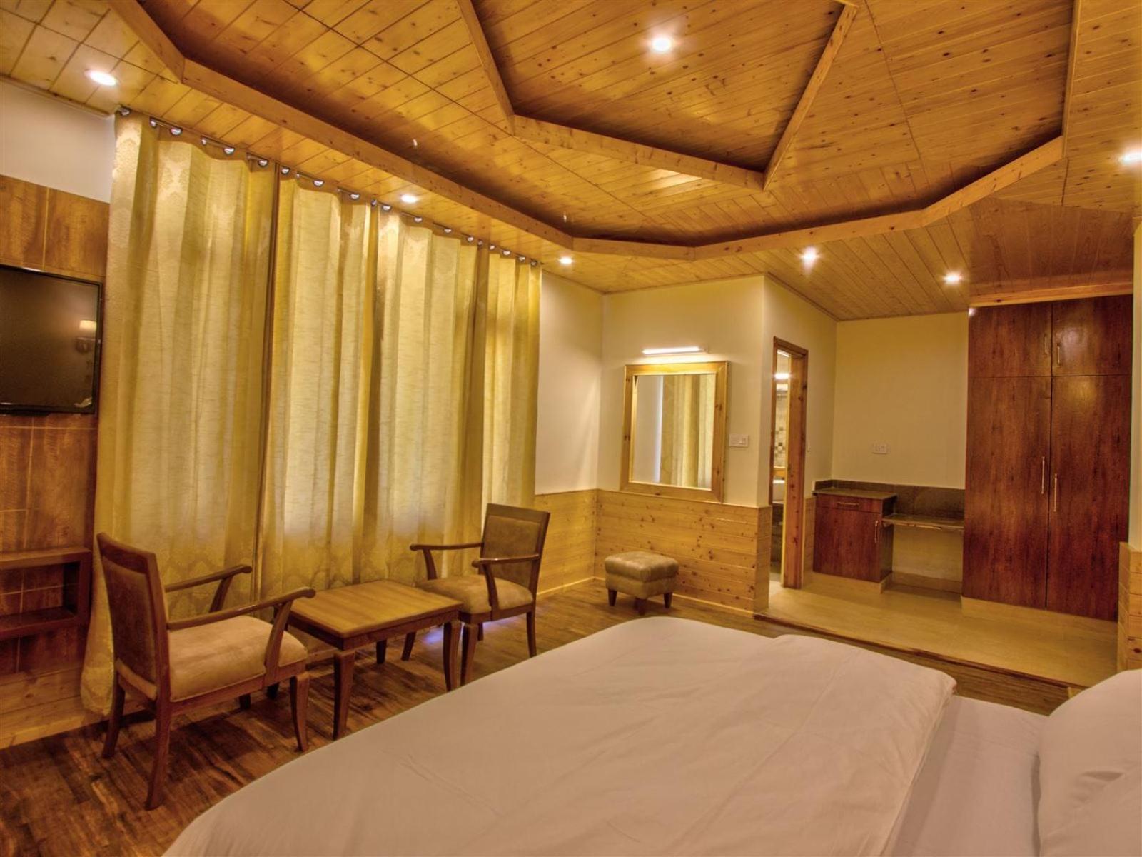 Hotel Golden Peak Manali Exterior foto